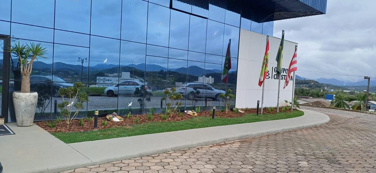 Paisagismo executado pela Novack na sede do Grupo Cristina